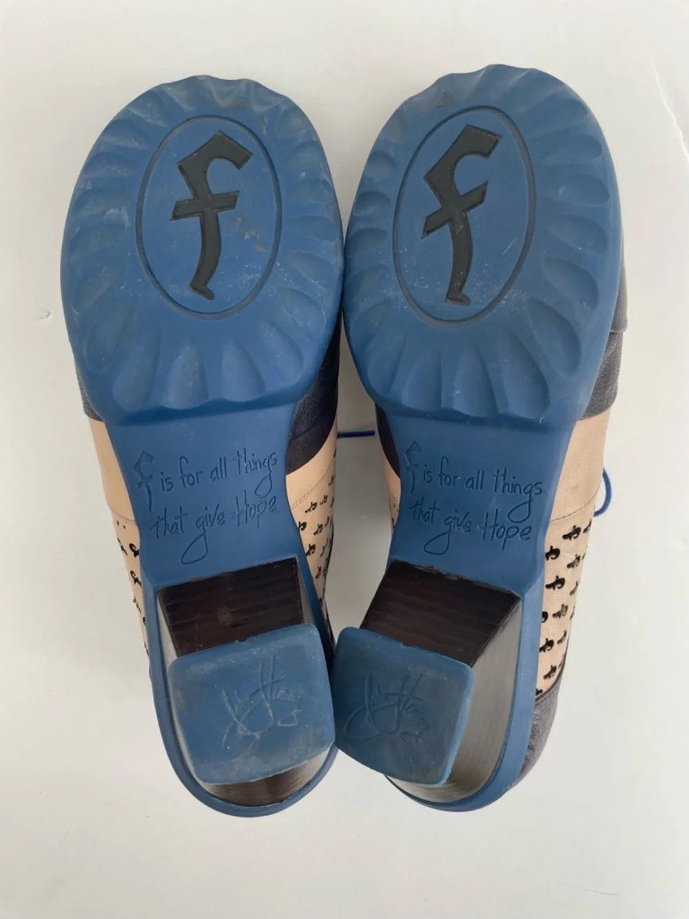 John Fluevog Hopes Promise Blue Cream Size 8 Coquette - Picture 8 of 15